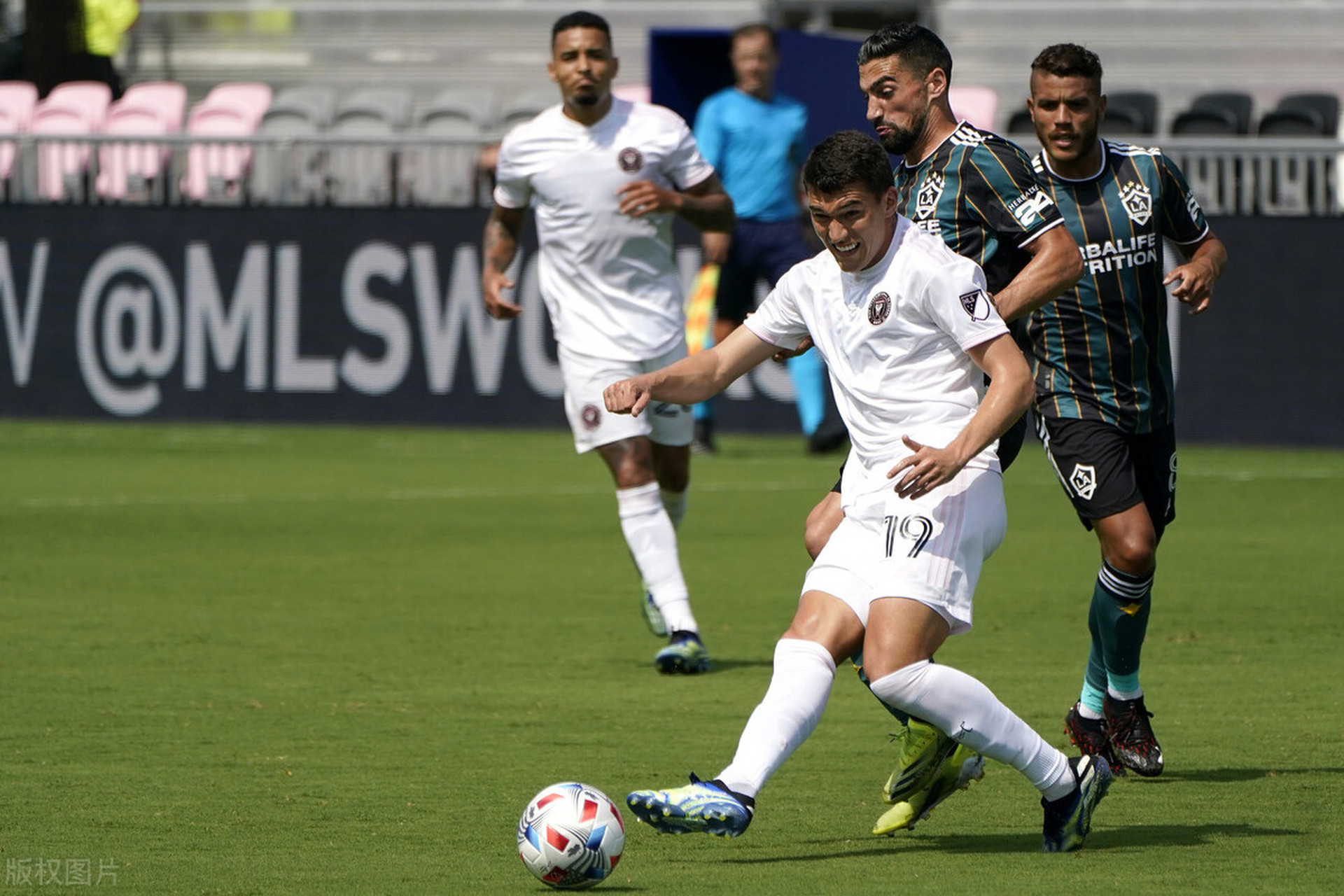 lol官方-关于里程碑夜埃因霍温主帅复盘；德甲赛后刷纪录；引发热议；团队化学反应显著的信息